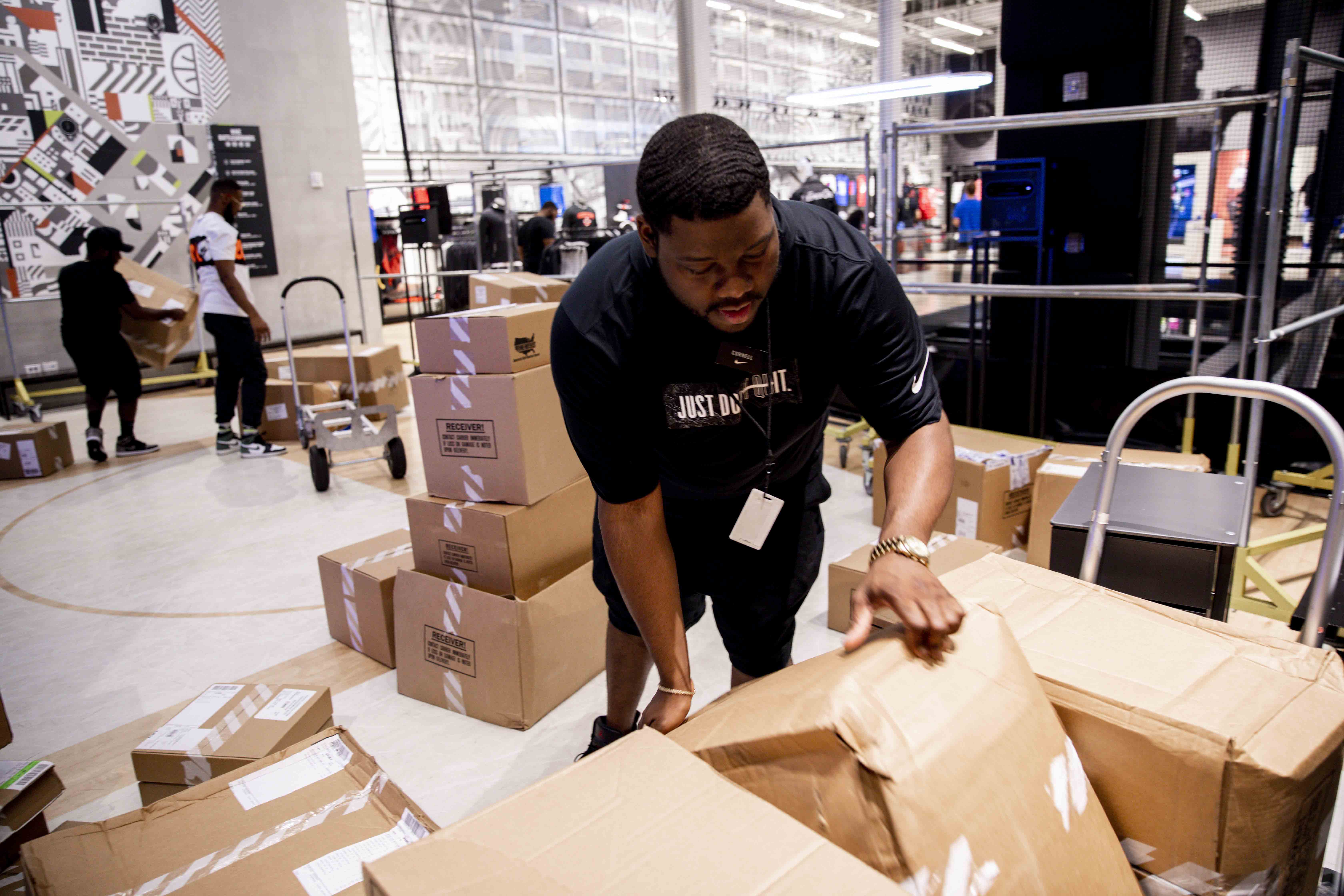 prins Machtig inrichting Nike Supply Chain Distribution Centers