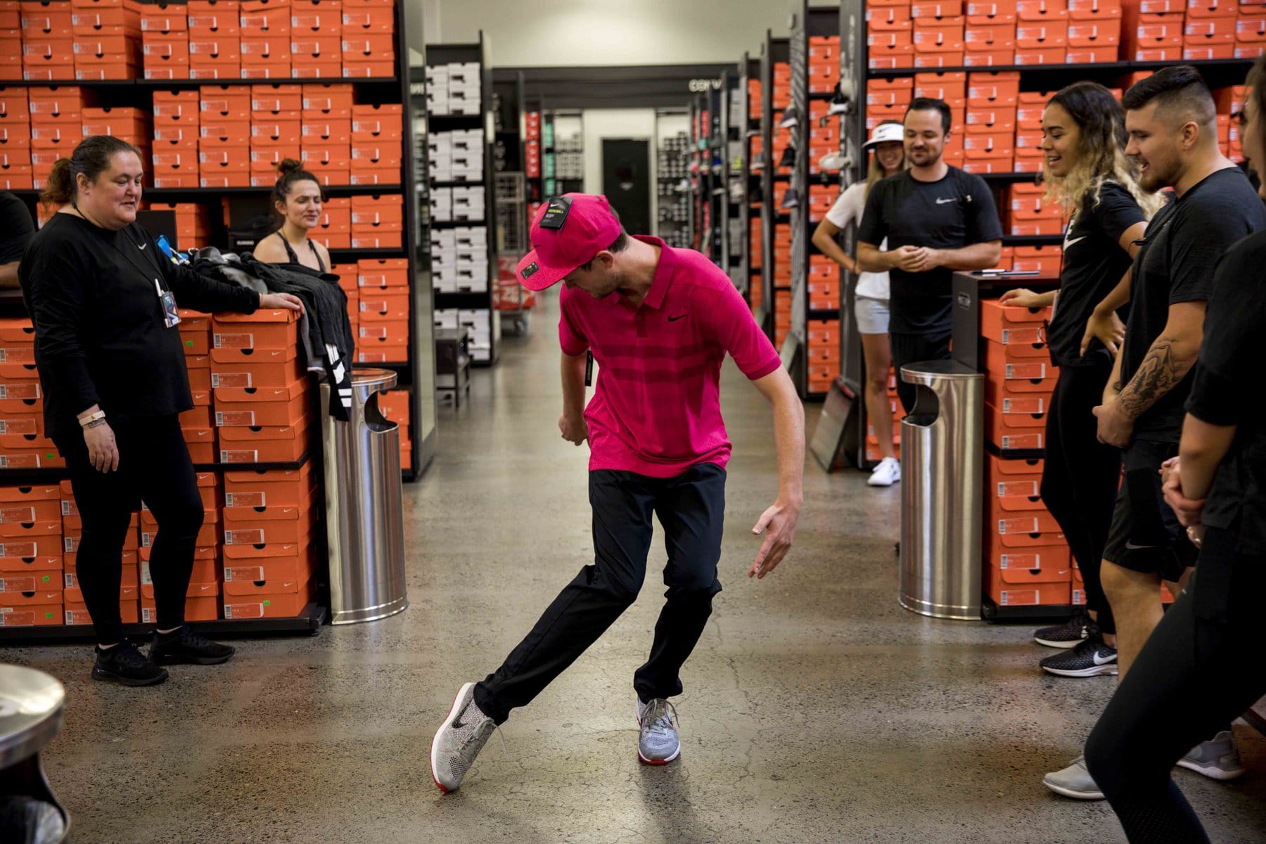 Diariamente Decaer Patatas Apply for Nike Style Emeryville Retail Sales Associate Full-Time ("Athlete")